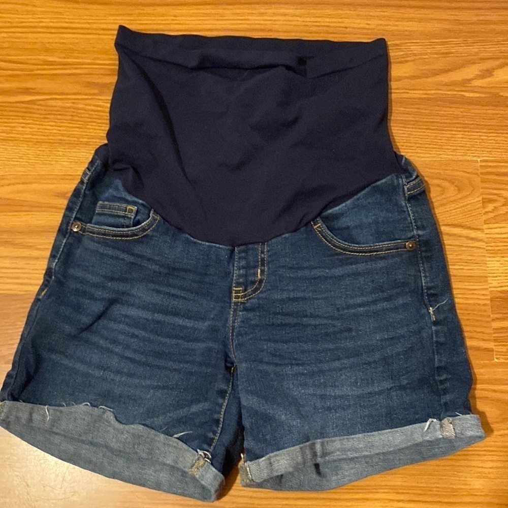 Indigo Blue Maternity Jean Shorts size XS. (BY)